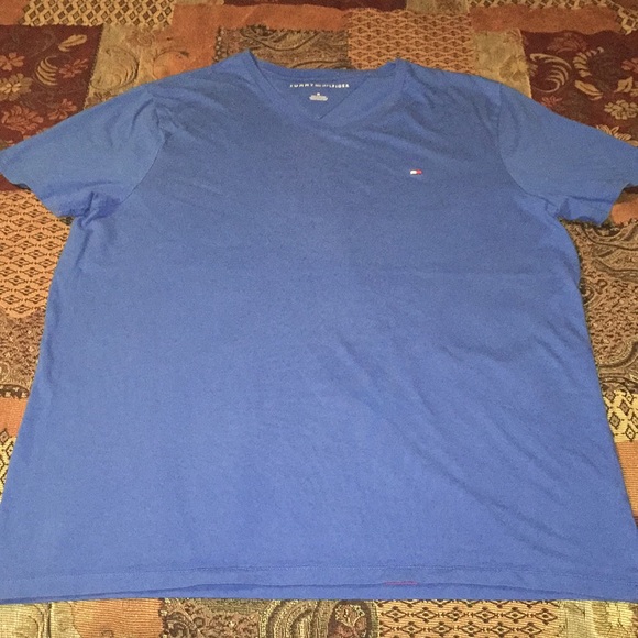 ✅Blue Tommy Hilfiger shirt - Picture 1 of 3